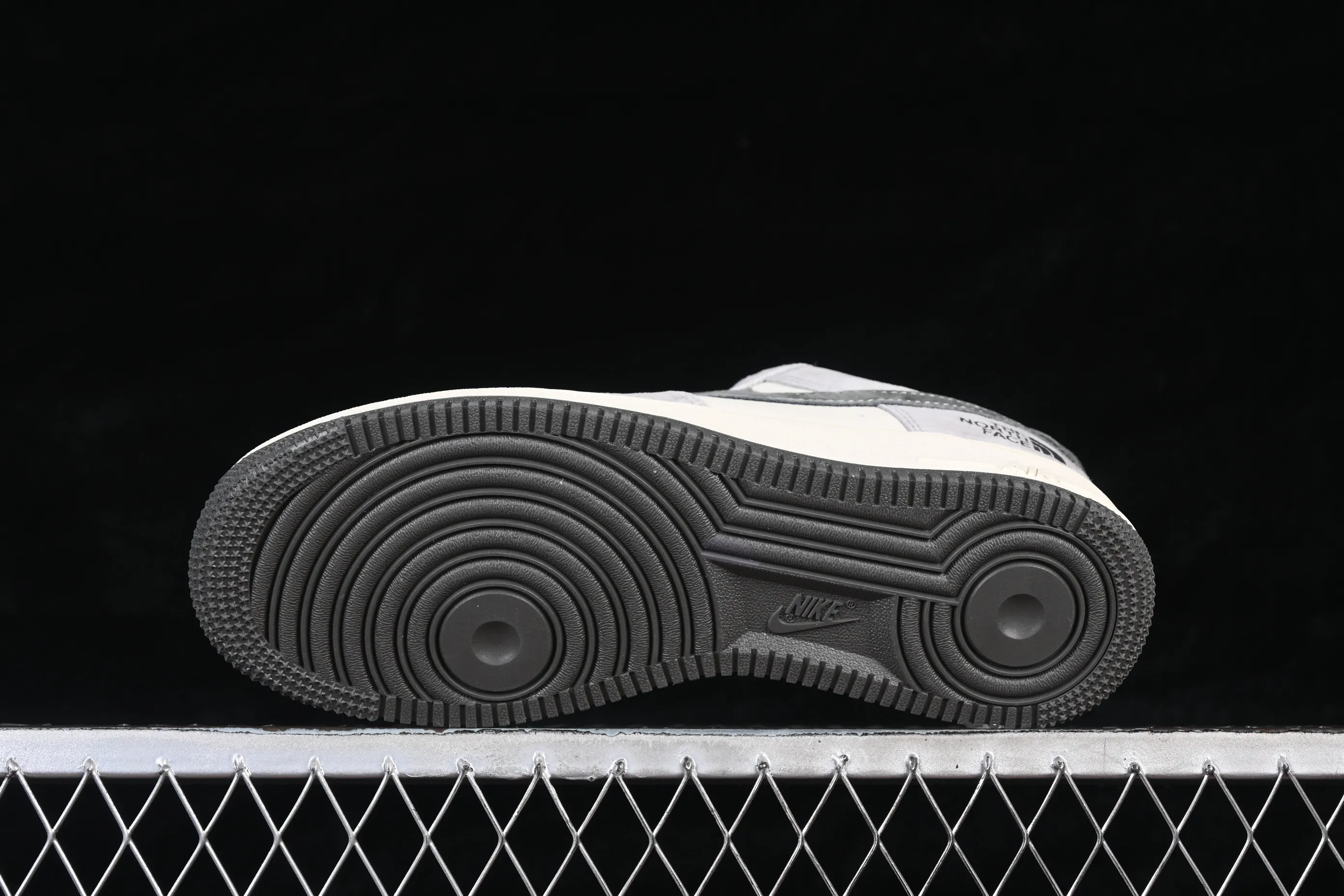All categories Nk Air Force 1 Air Force series Nk Air Force 1 Low Air Force low-top Nike Air Force 1'07 Low North Face co-branded functional and cool Air Force 1 low-top casual sneakers KL1688-005